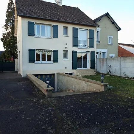 Maison Proche Circuit 24h Casa de Férias Arnage